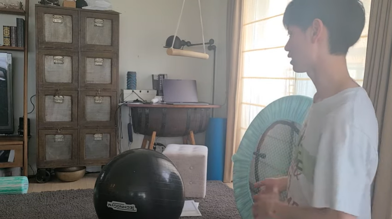 【悲報】アスレチックリビングで起きた悲劇とは……